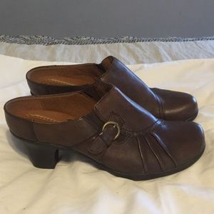 Womens Brown Leather Heeled Clog